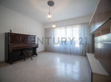 Departamento · 77m² · 5 Ambientes · 1 Cochera · Departamento 2 Dormis + Estudio + Cochera
