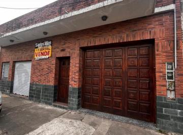 Casa · 180m² · 3 Ambientes · 4 Cocheras · Casa con Local en Venta Martinto 2055 Wilde