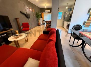 Casa · 108m² · 5 Ambientes · 1 Cochera · Venta Casa Altos de Podesta 3 Ambientes y Departamento 2 Ambientes Independiente