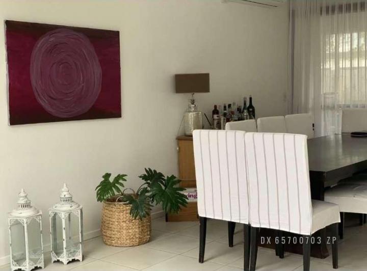 Casa · 280m² · 5 Ambientes · 1 Cochera
