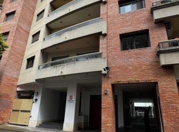 Departamento de 3 ambientes, La Plata · Departamento de 44 m² con 1 Dormitorio y Cochera en Venta en La Plata.
