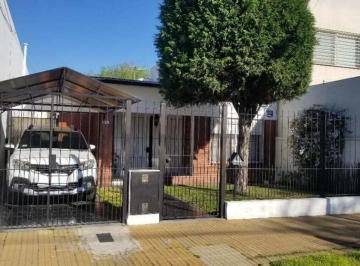 Casa · 350m² · 4 Ambientes · 2 Cocheras · Casa en Venta Cotagaita Al 300 Wilde
