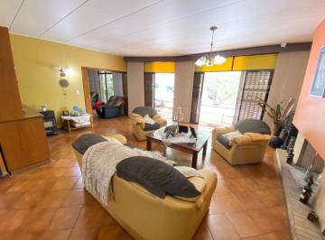 Departamento de 8 ambientes, Ciudad de Mendoza · Venta Piso Frontal 3 Habitaciones en Calle Belgrano y Emilio Civit de Capital.
