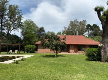 Casa · 240m² · 4 Ambientes · 1 Cochera · Casa en Venta, Club de Campo El Moro, Marcos Paz