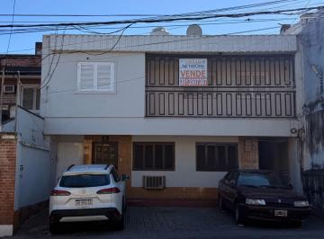 Departamento · 102m² · 3 Ambientes · 1 Cochera · Departamento en Venta en Barrio Sur!