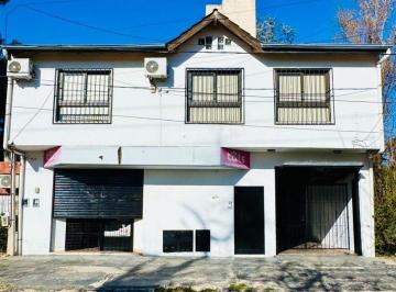 Casa · 304m² · 6 Ambientes · 2 Cocheras · Casa Multifamiliar Ituzaingo Local Cochera