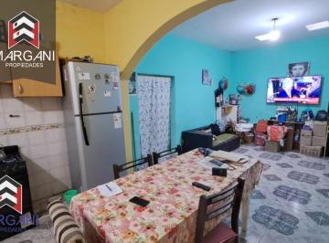 Departamento · 70m² · 3 Ambientes · Departamento 3 Amb C/ Patio - Fondo