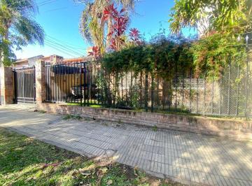 Casa de 7 ambientes, Ciudad de Santa Fe · Hermosa Casa con Excelente Distribución de 4 Dorm. en Zona Guadalupe - Santa Fe