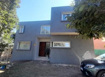 Casa · 180m² · 5 Ambientes · 1 Cochera · Casa - Mendiolaza