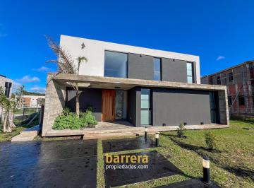 Casa · 290m² · 5 Ambientes · Residencia de Categoria 5 Amb - Rumenco Joven