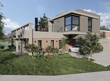 Casa · 213m² · 5 Ambientes · 2 Cocheras · Residencia 5 Amb Frente a La Laguna - Rumenco Joven
