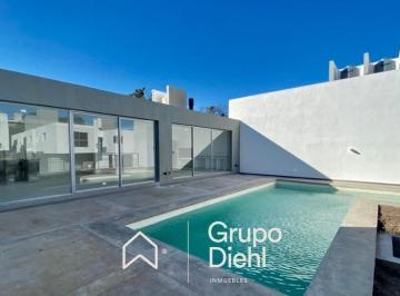 Casa · 167m² · 5 Ambientes · 2 Cocheras · Dúplex Luminoso de 167 m² Cubiertos en Venta, en Housing La Cuesta Plaza, Zona Norte