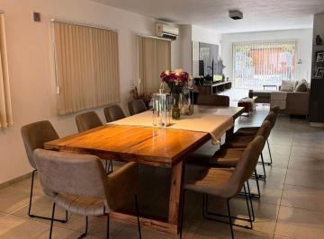 Casa · 270m² · 5 Ambientes · 2 Cocheras · Los Aromas Valle Escondido Casa de 3 Dorm. en Venta Pileta