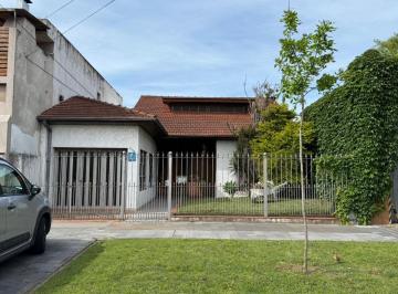 Casa de 3 ambientes, Lomas de Zamora · Chalet 3 Ambientes con Amplio Fondo. Apto Credito.
