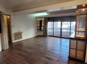 Departamento · 120m² · 5 Ambientes · 1 Cochera · Piso con Cochera en Calle Estrada E Ituzaingo