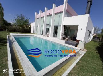Casa · 330m² · 5 Ambientes · 2 Cocheras · Casa en Venta en Barrio Cerrado Santa Ana Moreno