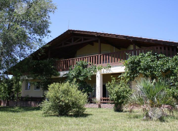 Campo · 216000m² · 7 Ambientes · 2 Cocheras
