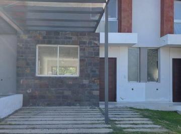 El duplex se encuentra ubicado en Terrazas de la Estanzuela, barrio muy tranquil · Duplex en Terrazas de La Estanzuela