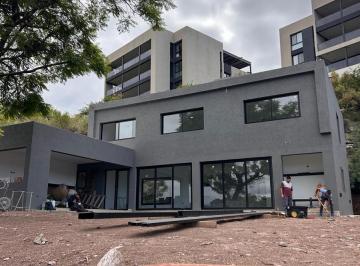 Casa · 320m² · 6 Ambientes · 2 Cocheras · Casa en Venta en La Cuesta 3 Dorm. 3 Baños Cocheras Seguridad