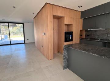 Casa · 173m² · 4 Ambientes · 2 Cocheras · Dúplex Premium a La Venta Campo Chico