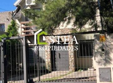 SPC-SPC-15_2 · Casa con 3 Dorm. en Venta - Luis Guillon