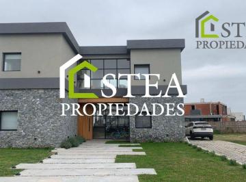 SPC-SPC-83_2 · Hermosa Casa de Diseño en Venta - Lagos de Canning