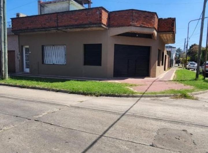 Casa · 150m² · 4 Ambientes · 2 Cocheras