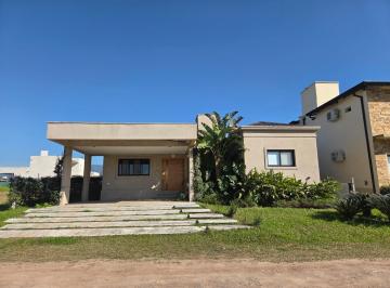 Casa · 688m² · 4 Ambientes · 2 Cocheras · Oportunidad! Casa en Country Lagar de Los Nogales
