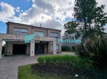 Casa · 380m² · 5 Ambientes · 2 Cocheras · Casa - Saint Thomas