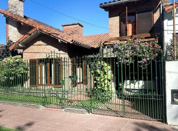 Casa · 190m² · 4 Ambientes · 1 Cochera · Casa Céntrica en Venta 4 Ambientes en Luján