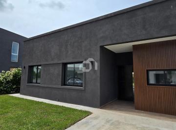 Casa · 150m² · 4 Ambientes · 2 Cocheras · Casa en Venta en San Ramón, Pilar del Este, Pilar