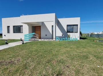 Casa · 188m² · 4 Ambientes · 2 Cocheras · Casa en Una Planta en Barrio Lagos de Canning a Estrenar