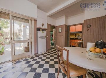 Casa · 243m² · 5 Ambientes · 1 Cochera · Casa en Planta Baja Lote 8.66 X 41 Garage Quincho Terrazas Jardín Fondo Arbolado