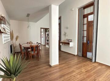 Casa · 165m² · 5 Ambientes · Casa 3 Dorm. con Patio - Marcos Paz 3300 - Rosario Echesortu | Venta