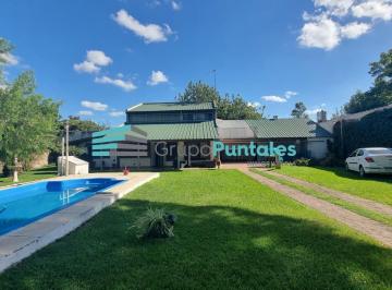 Casa · 140m² · 6 Ambientes · 2 Cocheras · Casaquinta en Barrio La Unión en Ezeiza Sobre Lote de 950 m², con 3 Dorm. Más Playroom y Pisci