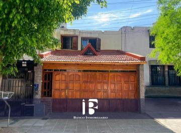 Casa de 6 ambientes, Godoy Cruz · Duplex en Godoy Cruz. B° Empleados de Comercio