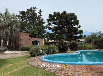 Quinta vacacional · 180m² · 6 Ambientes · Venta Apto Crédito Hipotecario Casa Quinta con Dependencia, Parque, Quincho y Pileta - La Reja Sur