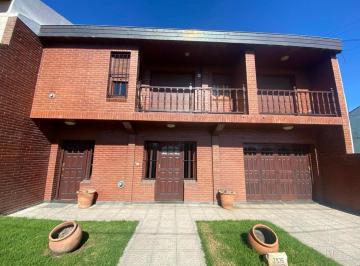Casa · 300m² · 5 Ambientes · 1 Cochera · Venta Duplex en Block, 7 Ambientes, Mar del Plata
