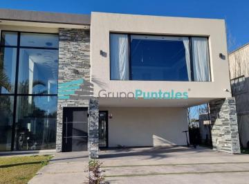Casa · 380m² · 6 Ambientes · 2 Cocheras · Importante Casa de 380 m² Sobre Lote de 974 m² en Lagos de Canning