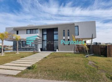 Casa · 350m² · 6 Ambientes · 2 Cocheras · Casa en Lagos de Canning con 4 Dorm. Sobre Gran Lote de 940 m²