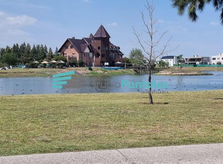 Terreno · 829m²