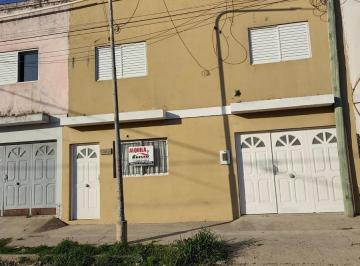 Casa · 5 Ambientes · 1 Cochera · Casa en Victoria