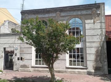 PH de 4 ambientes, Lanús · 2 Deptos Tipo Casa Al Frente y Al Medio. Venta en Block. 126 m² Totales