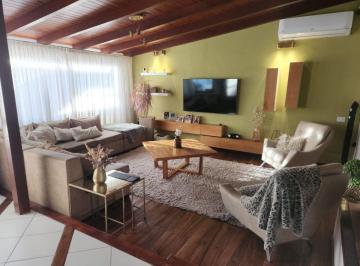 Casa de 17 ambientes, Córdoba · Adm Inmob. Vende Casa - B° Centenario