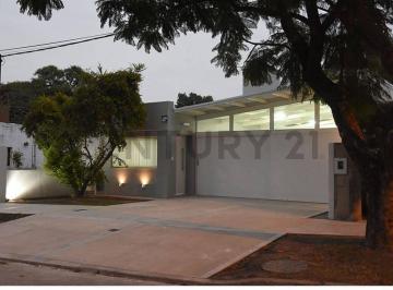 Casa · 148m² · 4 Ambientes · 2 Cocheras · Casa en Venta en Rafaela, Santa Fe