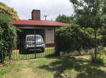 Casa de 4 ambientes, San Antonio de Arredondo · Oportunidad! San Antonio Hermoso Chalet C/piscina y Parque