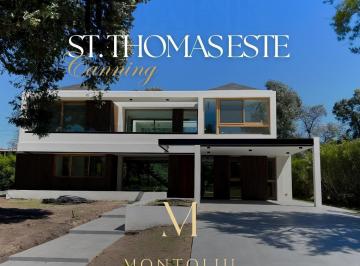 Casa · 349m² · 6 Ambientes · 2 Cocheras · Venta de Casa en Saint Thomas Este, Canning