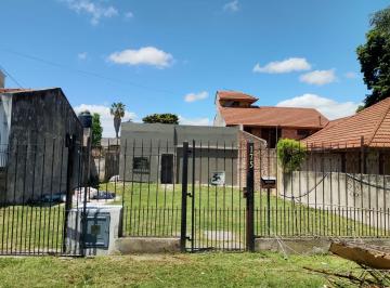Casa de 3 ambientes, Esteban Echeverría · Casa 3 Amb C/ Pileta de Natacion y Fondo Libre