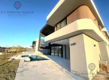Casa · 550m² · 6 Ambientes · 2 Cocheras · Casa Al Rio en Venta en El Yacht, Nordelta, Tigre