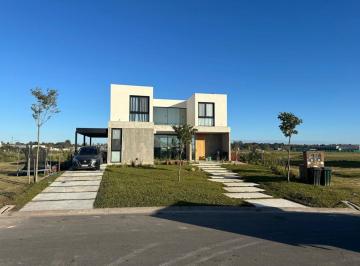 Casa · 195m² · Venta Casa - Riberas - Puertos de Lago - 6 Ambientes